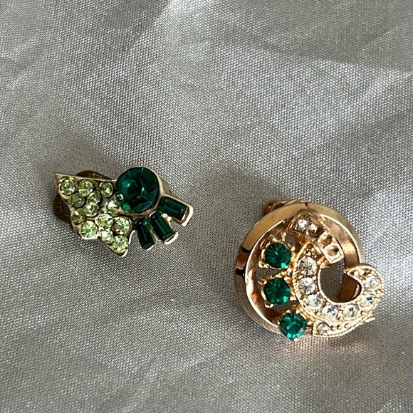 2 single green faux diamond ear clips - Picture 2 of 4